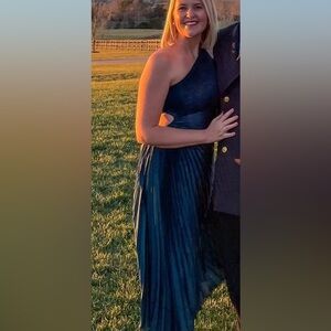 Baltic Born One-Shoulder Emerald Midi Dress